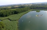 Przepływowe jezioro Postaw i miejsce wypływu rzeki Czarnej Hańczy 
